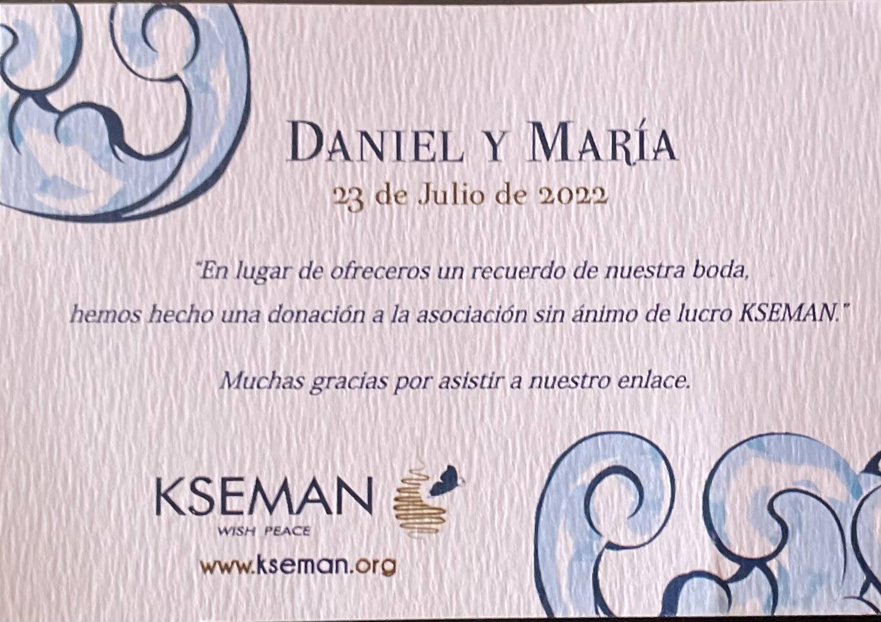 Daniel y Mar&iacute;a: un recuerdo muy especial para los invitados a su boda